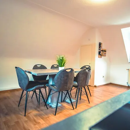 Apartment Rheinterrasse 2 *
